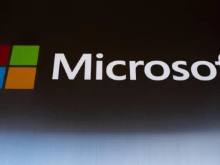 Microsoft scrambles to fix global outage