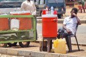 Sudanese start small businesses to survive war