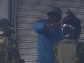 Boniface Kariuki: Nairobi hawker who was shot in the head by police is dead