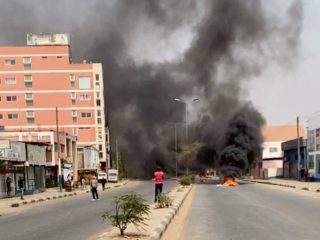 Angola fuel hike protests turn violent, local media report