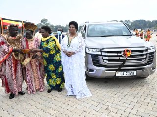 Museveni donates 30 cars to traditional leaders, Buganda Kingdom turns down offer