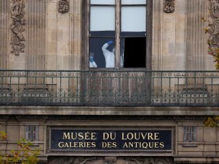 Paris heist: Masked thieves rob priceless jewels from Louvre museum