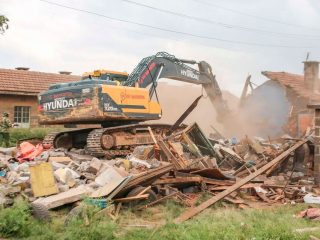 Makongeni demolitions continue despite court order