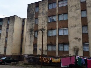 Crackdown begins on Nairobi buildings that defied repainting order