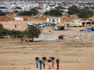 People fleeing violence in Sudan find little aid at Chad border