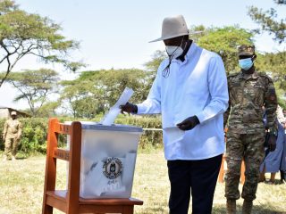 Uganda votes: Museveni takes strong lead in early election results