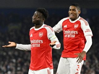 Arsenal seize control as Saka strike at Brighton sends them seven points clear