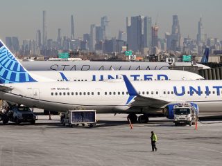 Global airline body warns replenishing jet fuel supplies could take months even if Hormuz reopened