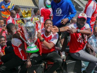 Ruto invites Arsenal after Kenyan fans celebrate title win