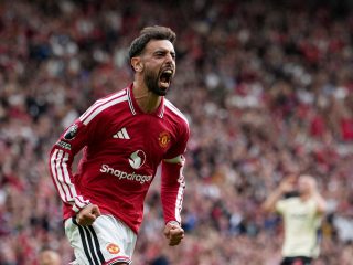 Assist king Fernandes turns from provider to predator in Man United romp