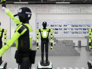 China puts robocops on traffic duty, minus the arrest powers