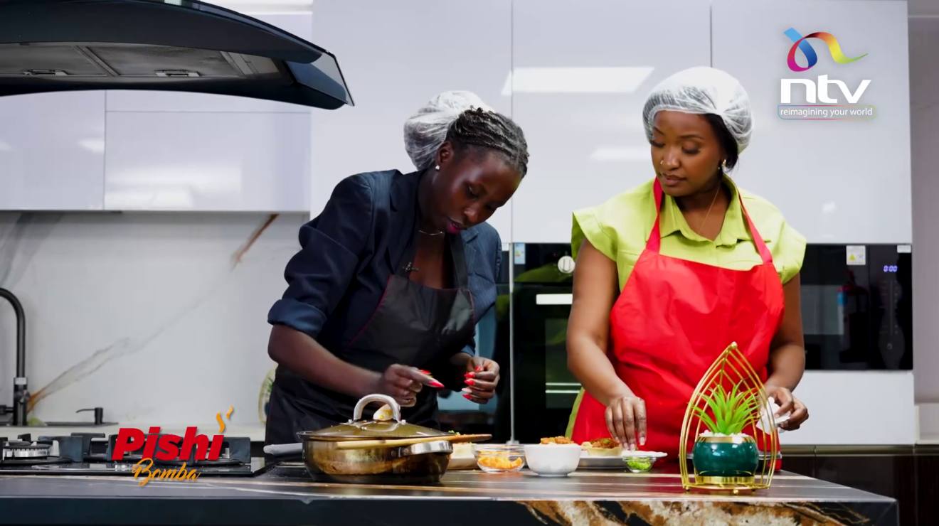 Preparing golden chapati cups